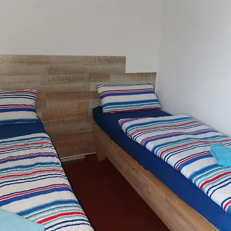 Apartmenthaus Kerstin Mit Terrasse Apartment *
